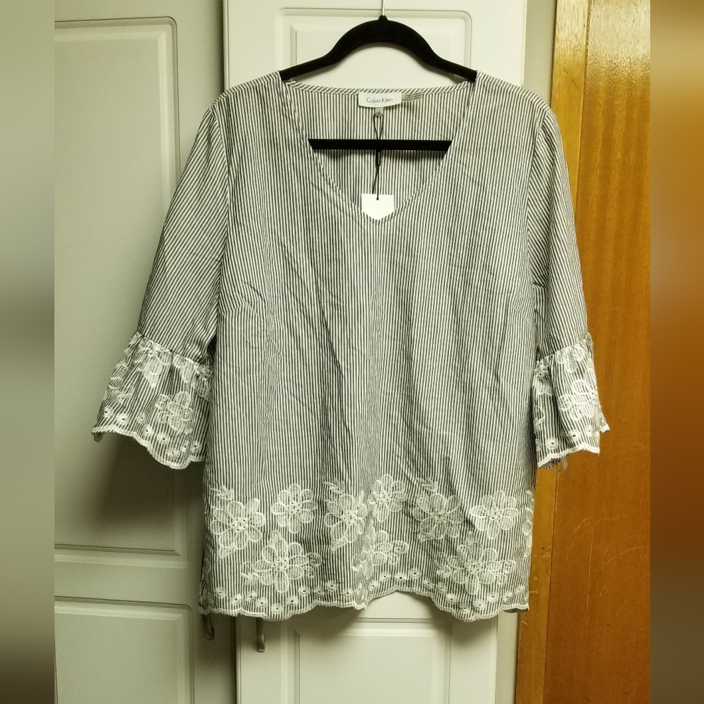 🍁🌺Calvin Klein striped blouse with floral detailed embroidery and bell sleeves